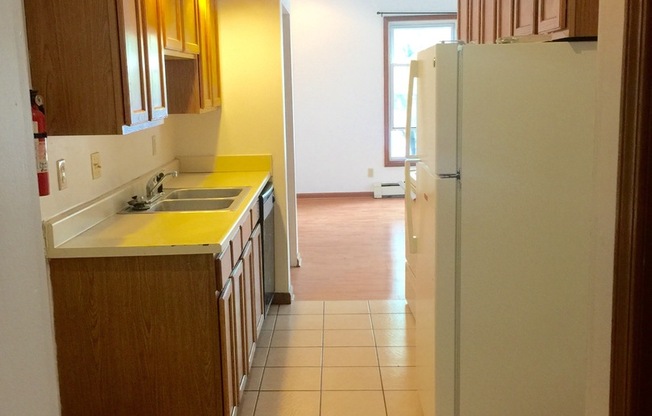 2 beds, 1 bath, $1,245, Unit 1