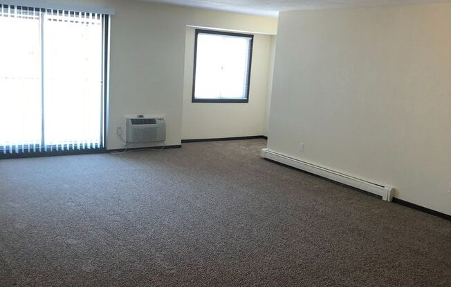 2 beds, 1 bath, 925 sqft, $1,190, Unit 4715 Indian Hills Dr., #8, Mount Pleasant, WI 53406