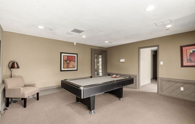 1 bed, 1 bath, 727 sqft, $1,425, Unit Q109