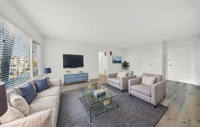 2 beds, 2 baths, $2,800, Unit 017#201