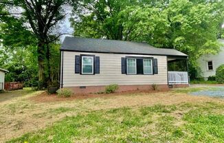 Ranch style 2 bedroom 1 bath home . Located near N. Graham St close to I-77