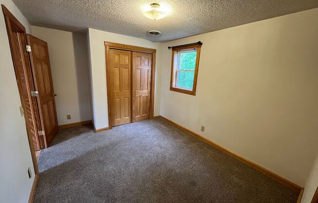 3 beds, 2 baths, $1,650