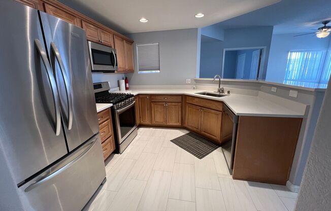 2 beds, 1 bath, $1,450, Unit # 1050