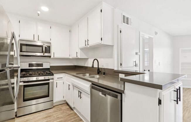 1 bed, 1 bath, 700 sqft, $1,948, Unit 405