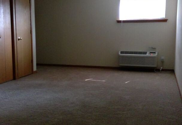 Studio, 1 bath, 550 sqft, $775, Unit 824