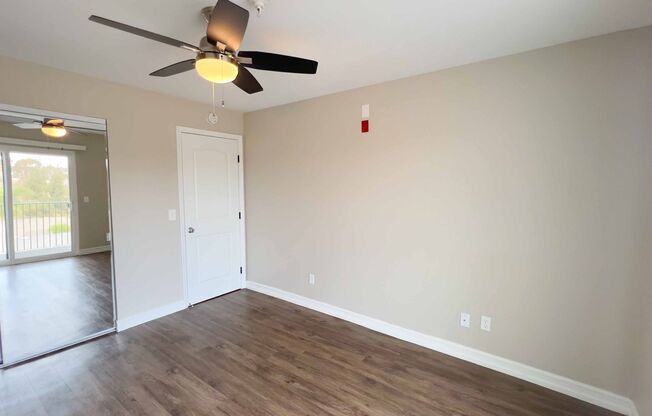 2 beds, 1 bath, $1,999, Unit 4394-05