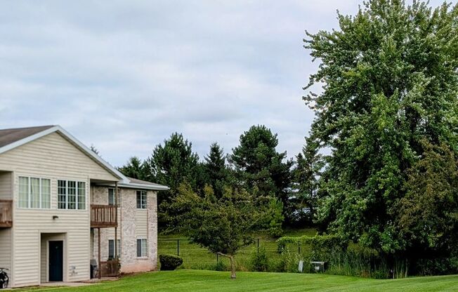 2 beds, 1 bath, 1,100 sqft, $1,319, Unit 1053 7312