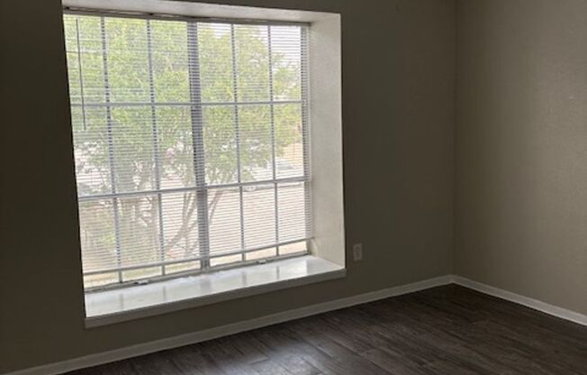 2 beds, 1 bath, 853 sqft, $1,425, Unit 651