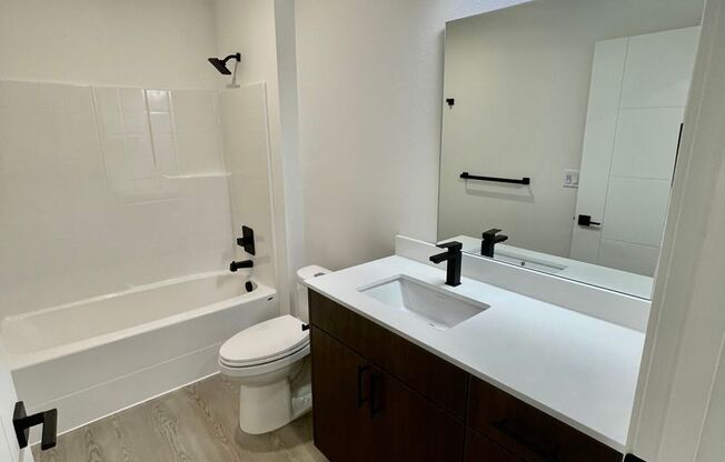 **4 WEEKS FREE RENT Upon Move In** | New construction - Minutes from Downtown PDX