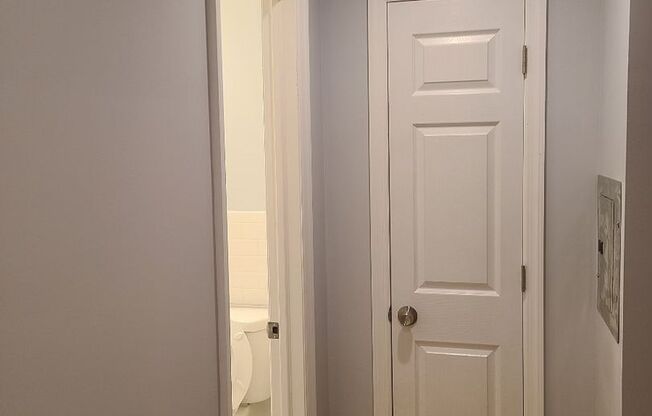 2 beds, 1 bath, 825 sqft, $2,500, Unit F221A