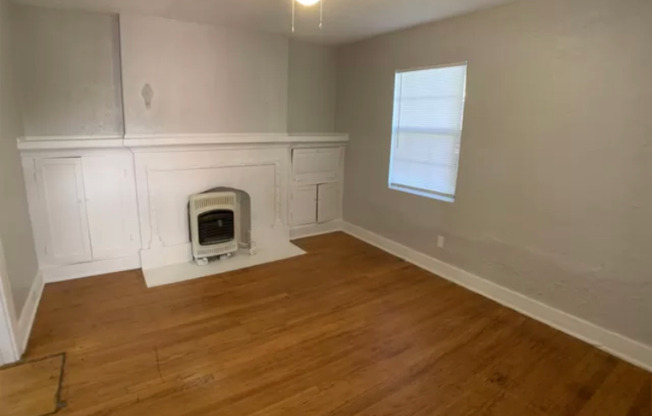 2414 NW 11 ST