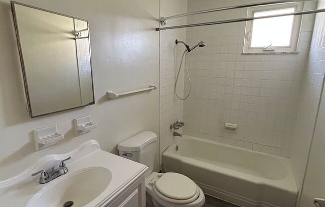 2 beds, 1 bath, $950