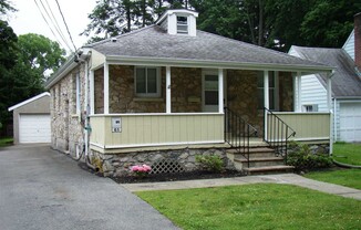 61 PARKWOOD BLVD