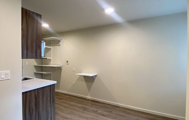 Studio, 1 bath, 178 sqft, $1,235, Unit 422