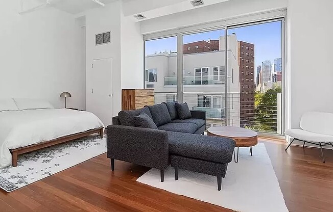 Studio, 1 bath, $3,800, Unit 2H