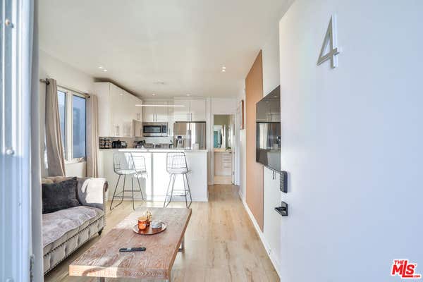 2207 OCEAN FRONT WALK