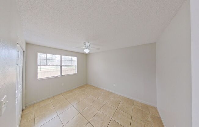 2 beds, 1 bath, $1,295, Unit # 101