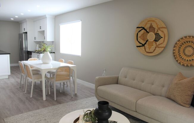 THE POINTE - JUST RENOVATED! Luxurious Community, W/D In Unit