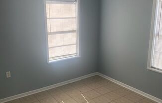 2 beds, 1 bath, $900