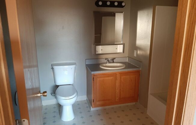 1 bed, 1 bath, 572 sqft, $750