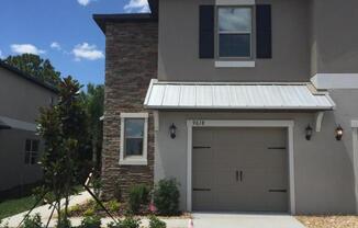 9618 PEMBROKE PNES DR