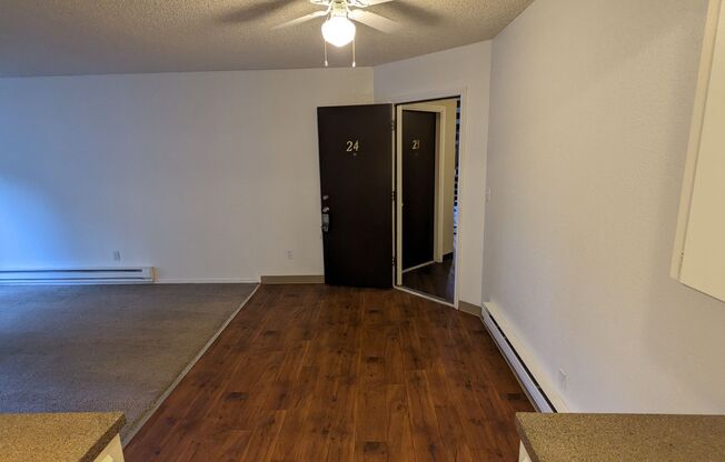 2 beds, 2 baths, 900 sqft, $1,525, Unit #24