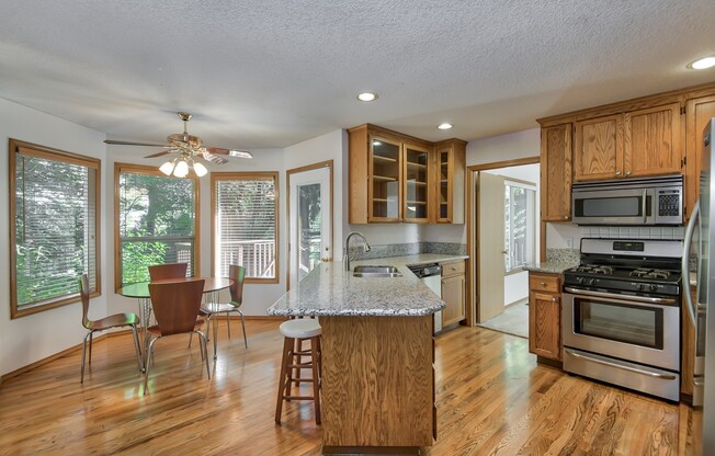 Beautiful cul-de-sac home, with fenced in yard