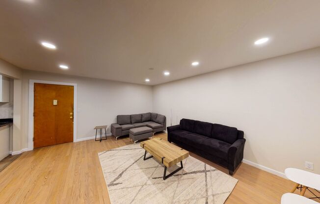 2 beds, 1 bath, 759 sqft, $2,150, Unit 203