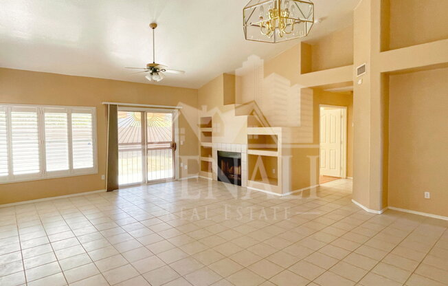 810 N GRANADA DR