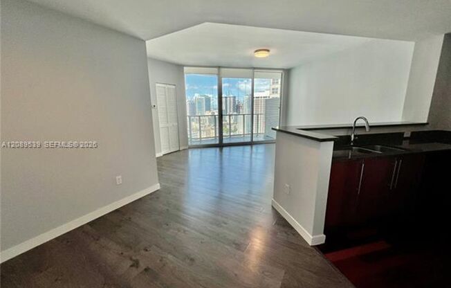 1 bed, 1.5 baths, $3,000, Unit # 2705