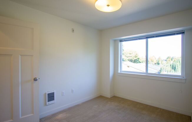 2 beds, 1 bath, $1,725, Unit 302