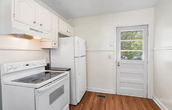 2 beds, 1 bath, $1,700