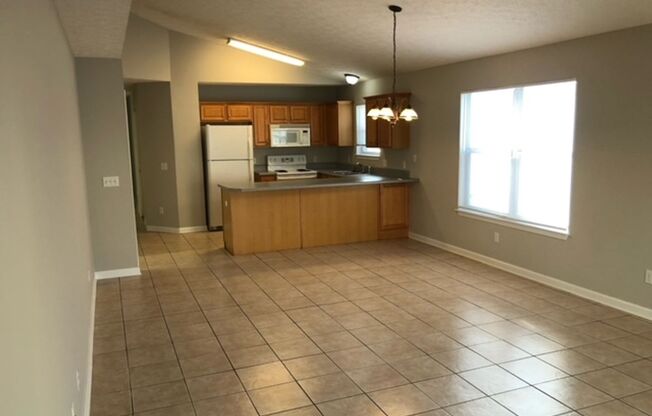 2 beds, 2 baths, $1,900