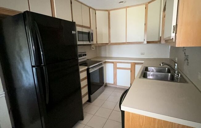 3 beds, 2 baths, $1,395