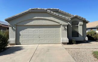 Cozy 3 bedroom for rent in Goodyear