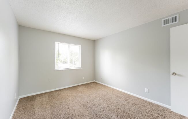 2 beds, 1 bath, 886 sqft, $1,125, Unit 421-25