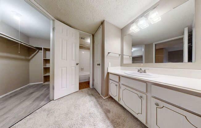 1 bed, 1 bath, 702 sqft, $849