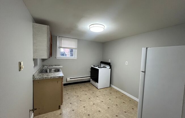 1 bed, 1 bath, $750, Unit 5