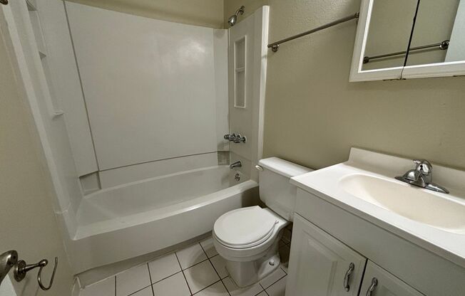 1 bed, 1 bath, 784 sqft, $1,125, Unit 7600107