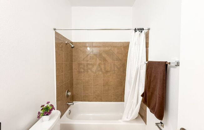 2 beds, 2 baths, 1,000 sqft, $2,350, Unit UNIT 210