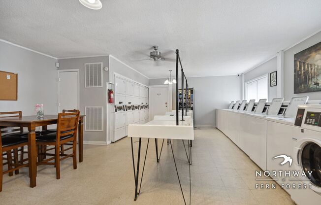 1 bed, 1 bath, 640 sqft, $1,075, Unit 1000F