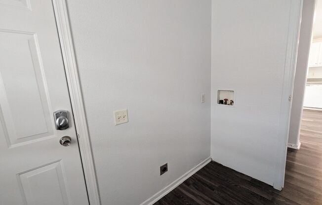 Great Southeast Austin Location! 3 Bed / 2 Bath with Private Back Yard