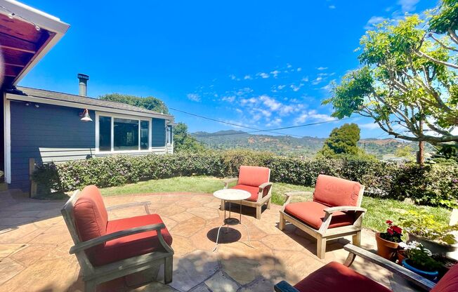 Modern 4/2 in Almonte Hills with Valley Views