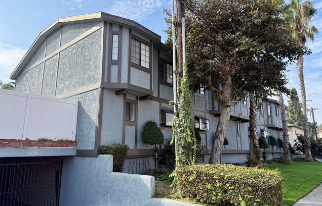 2 Bed / 2.5 Bath Tri-Level Townhome – Gated Community in North Redondo Beach (Torrance PO)