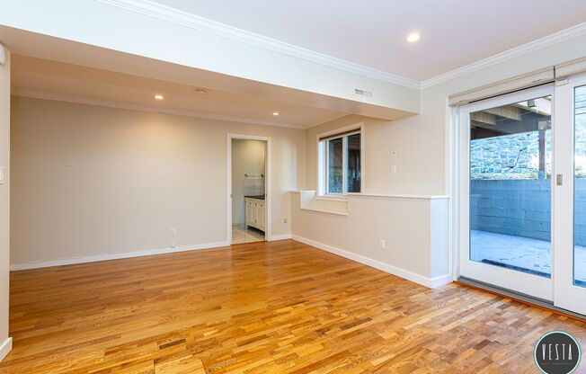 ELEGANT 3BD/2BA NOE VALLEY HOME WITH PRIVATE YARD AND STUNNING VIEWS