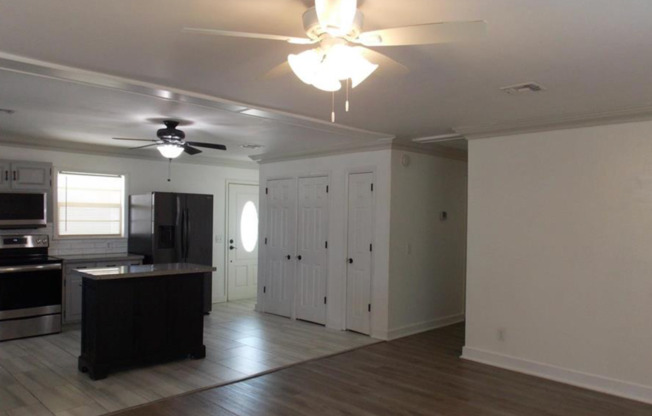 3 bedroom 2 bath home in North Poplar Bluff