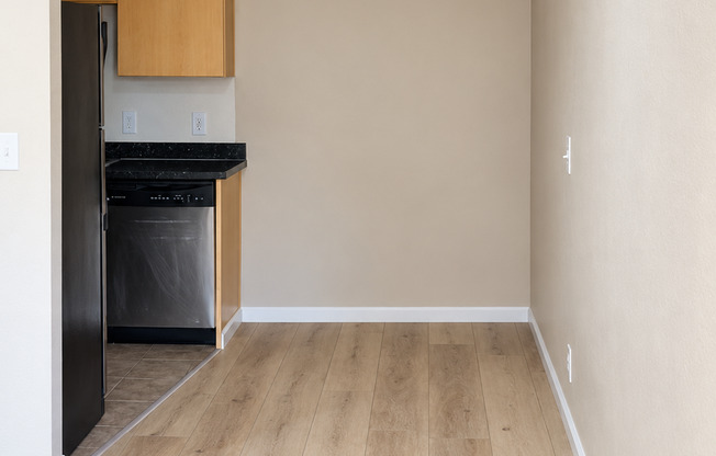 1 bed, 1 bath, 680 sqft, $1,235, Unit 130
