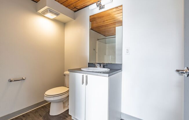 Studio, 1 bath, 412 sqft, $1,250, Unit 604