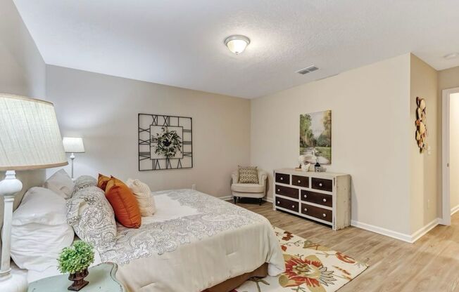 3 beds, 2 baths, 1,456 sqft, $1,999, Unit 5480