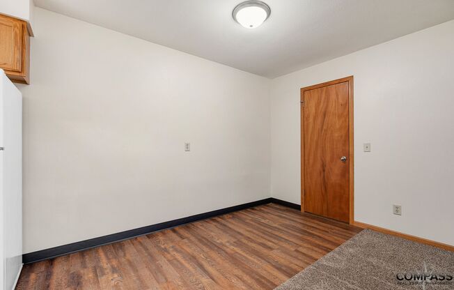2 beds, 1 bath, 660 sqft, $995, Unit 30